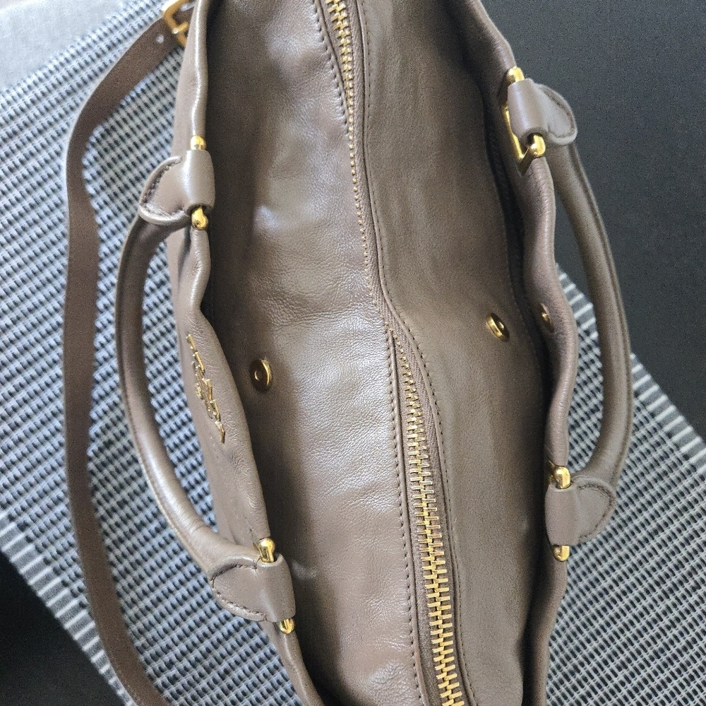 Prada‎ Brown Leather Bag - Picture 11 of 17